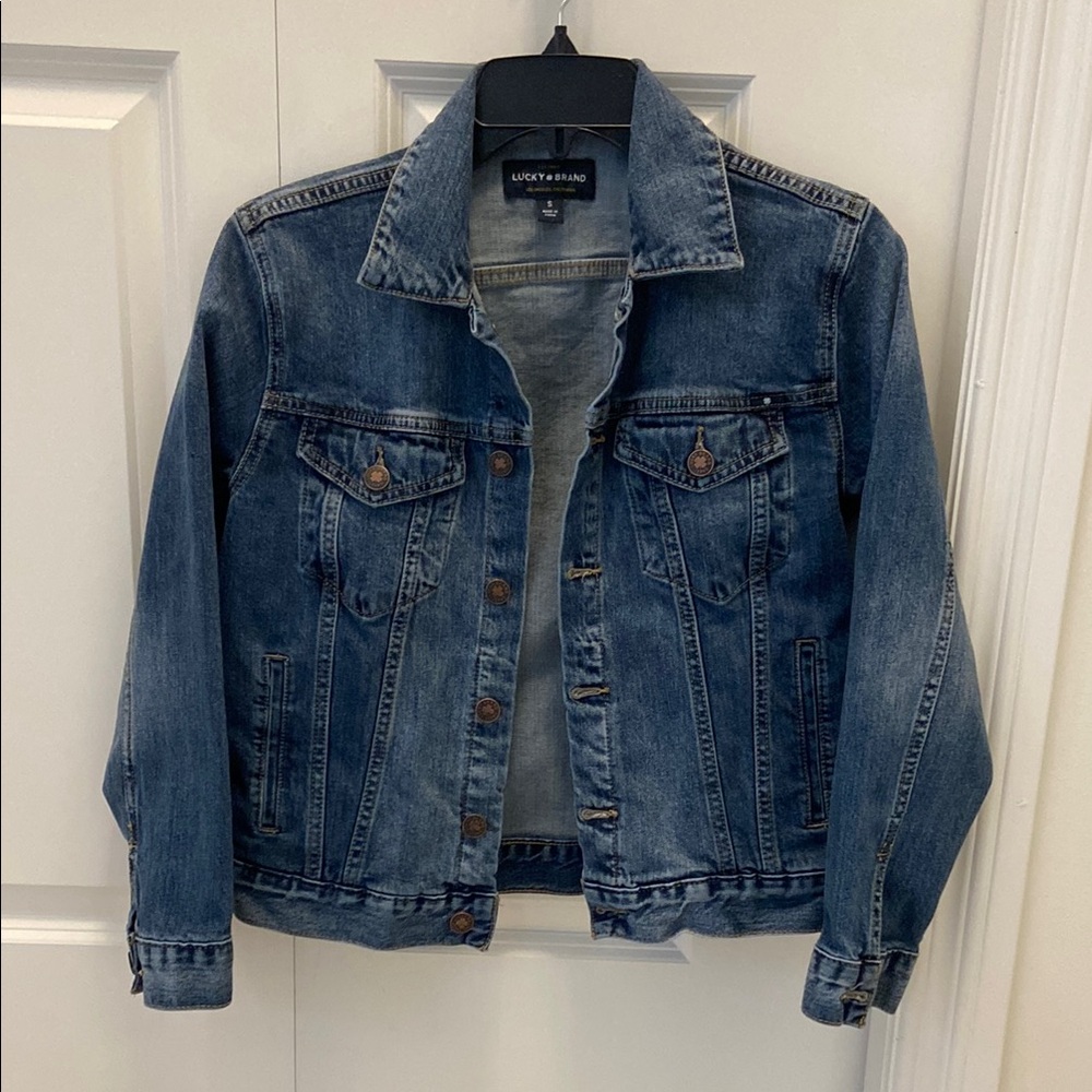 Lucky brand women’s jean jacket / denim jacket. The tomboy trucker